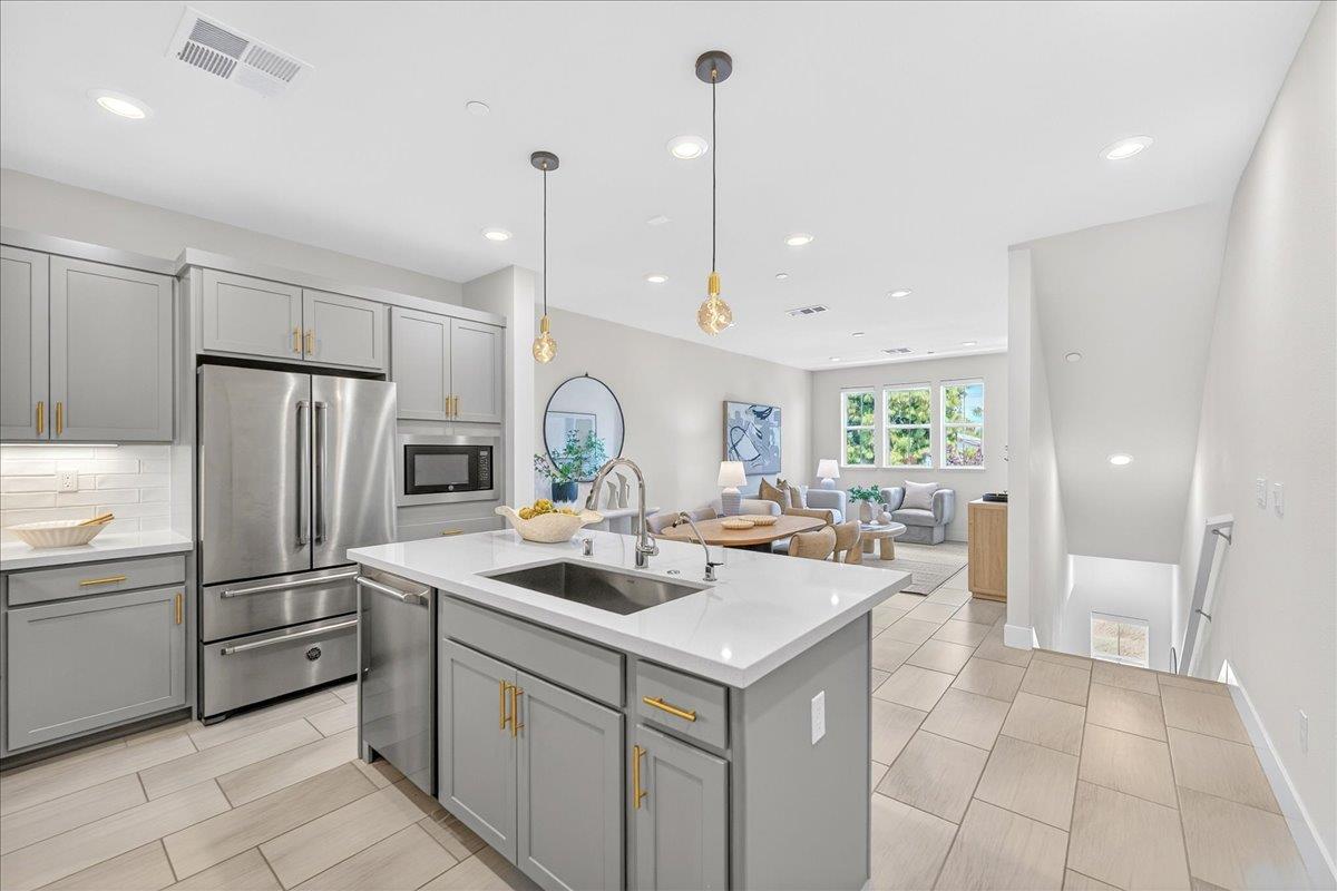 1340 Civic Center Drive 4