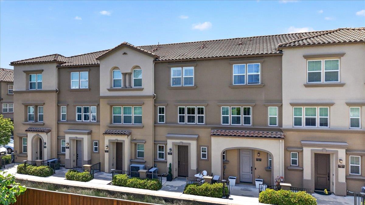 1340 Civic Center Drive 4