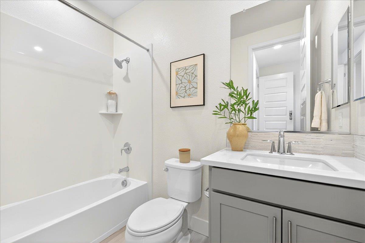 1340 Civic Center Drive 4