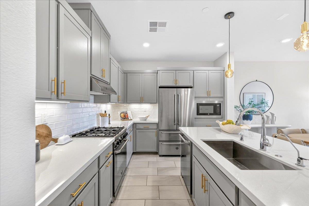 1340 Civic Center Drive 4