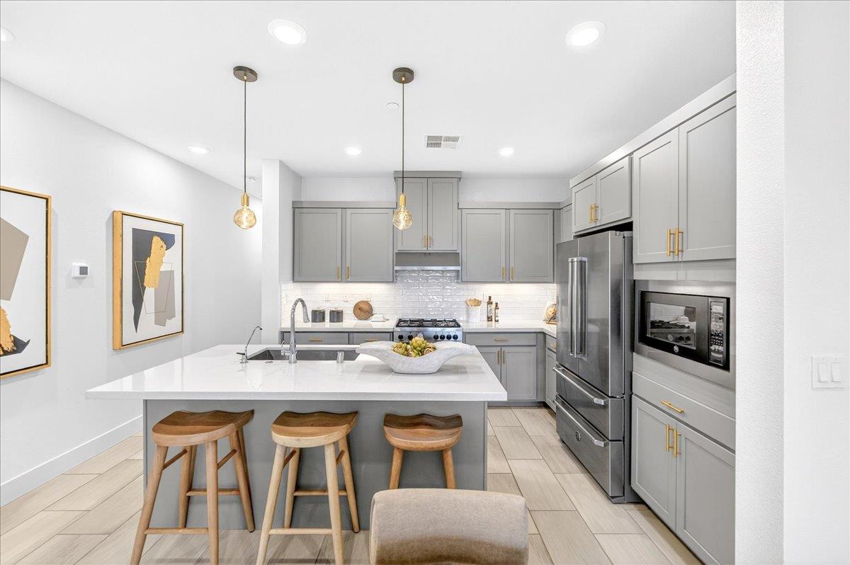 1340 Civic Center Drive 4