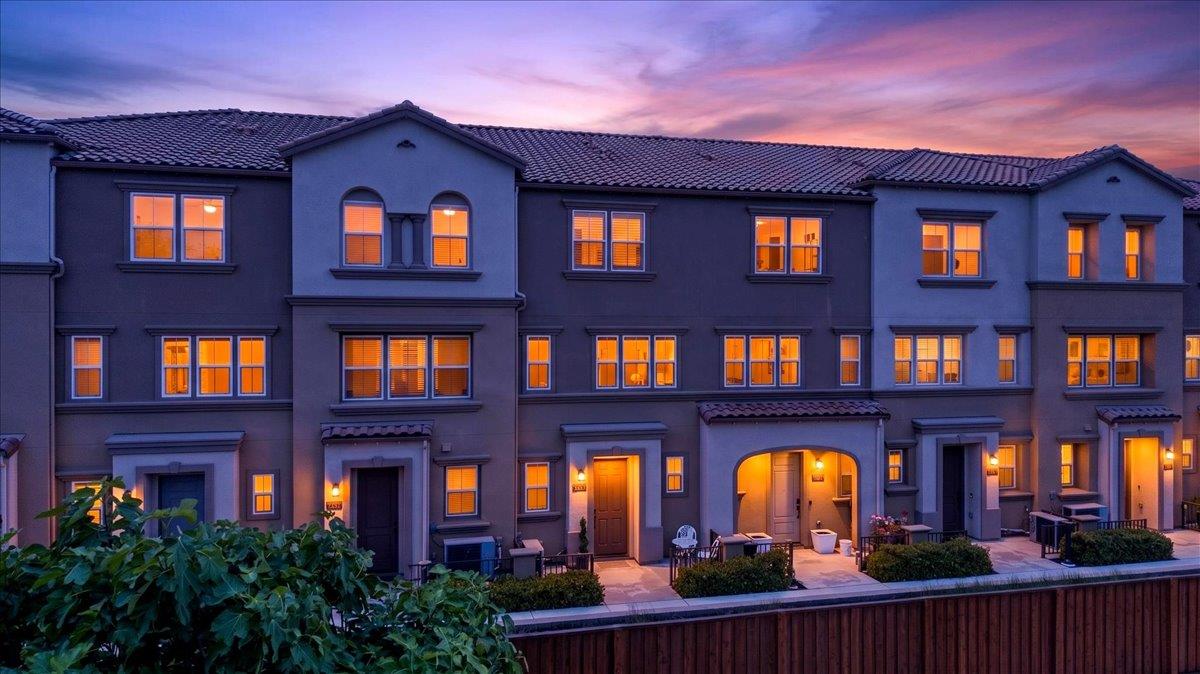 1340 Civic Center Drive 4