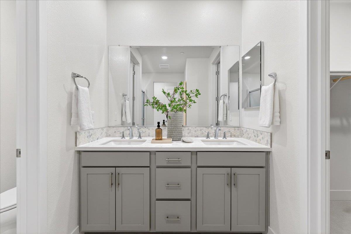 1340 Civic Center Drive 4