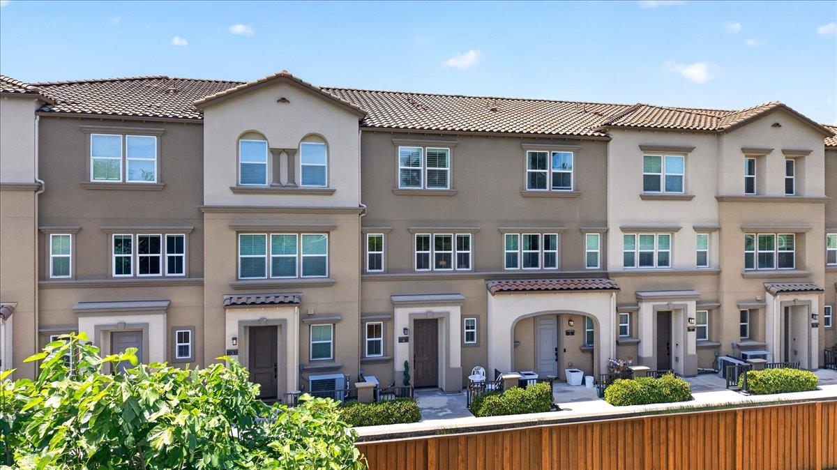 1340 Civic Center Drive 4