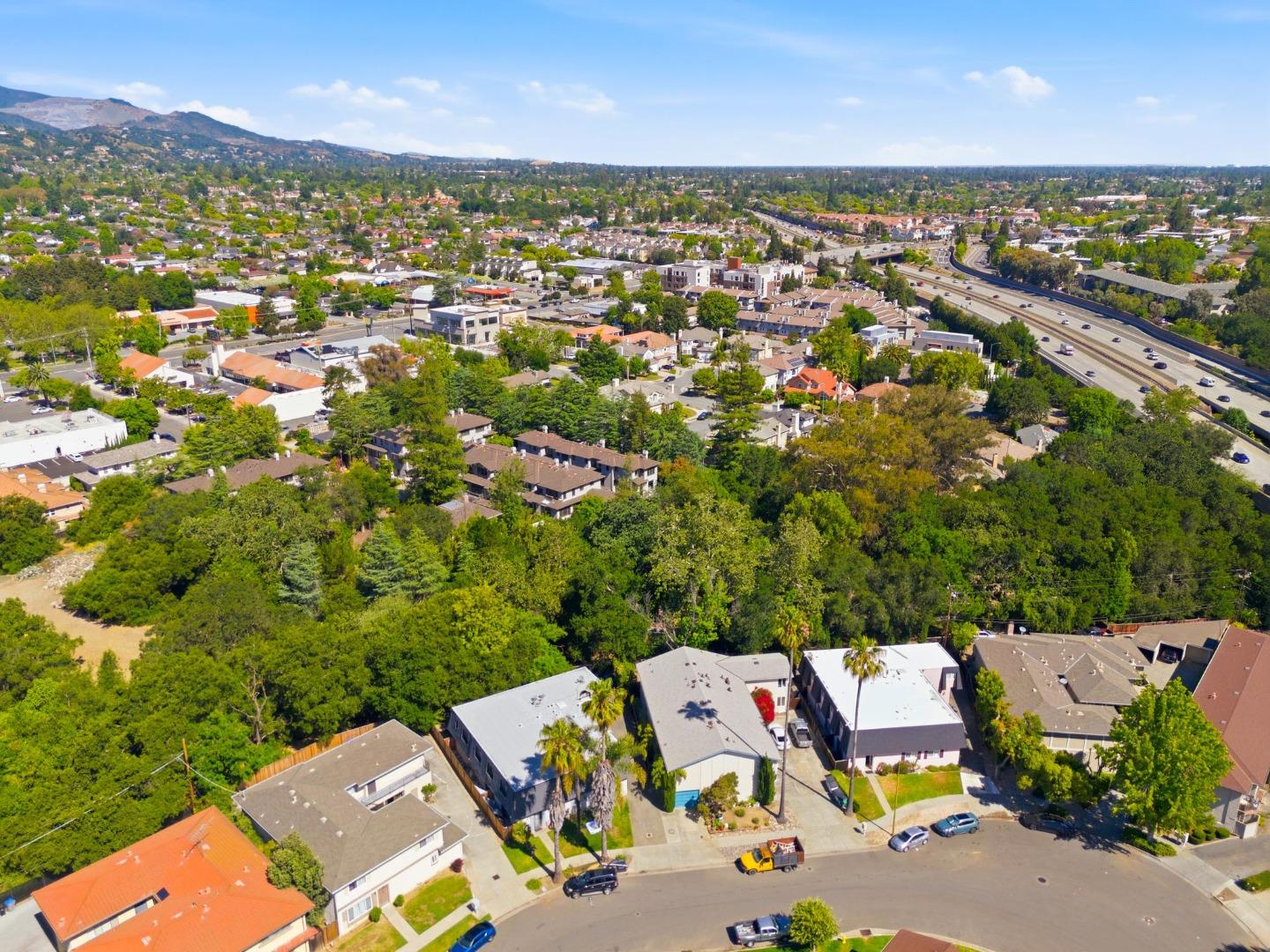 7201 Mockingbird PL