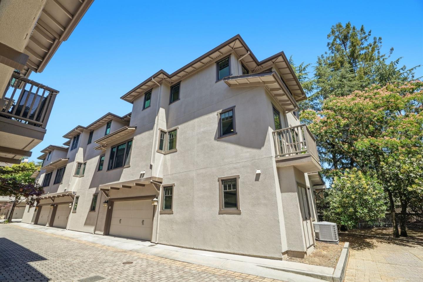 7201 Mockingbird PL