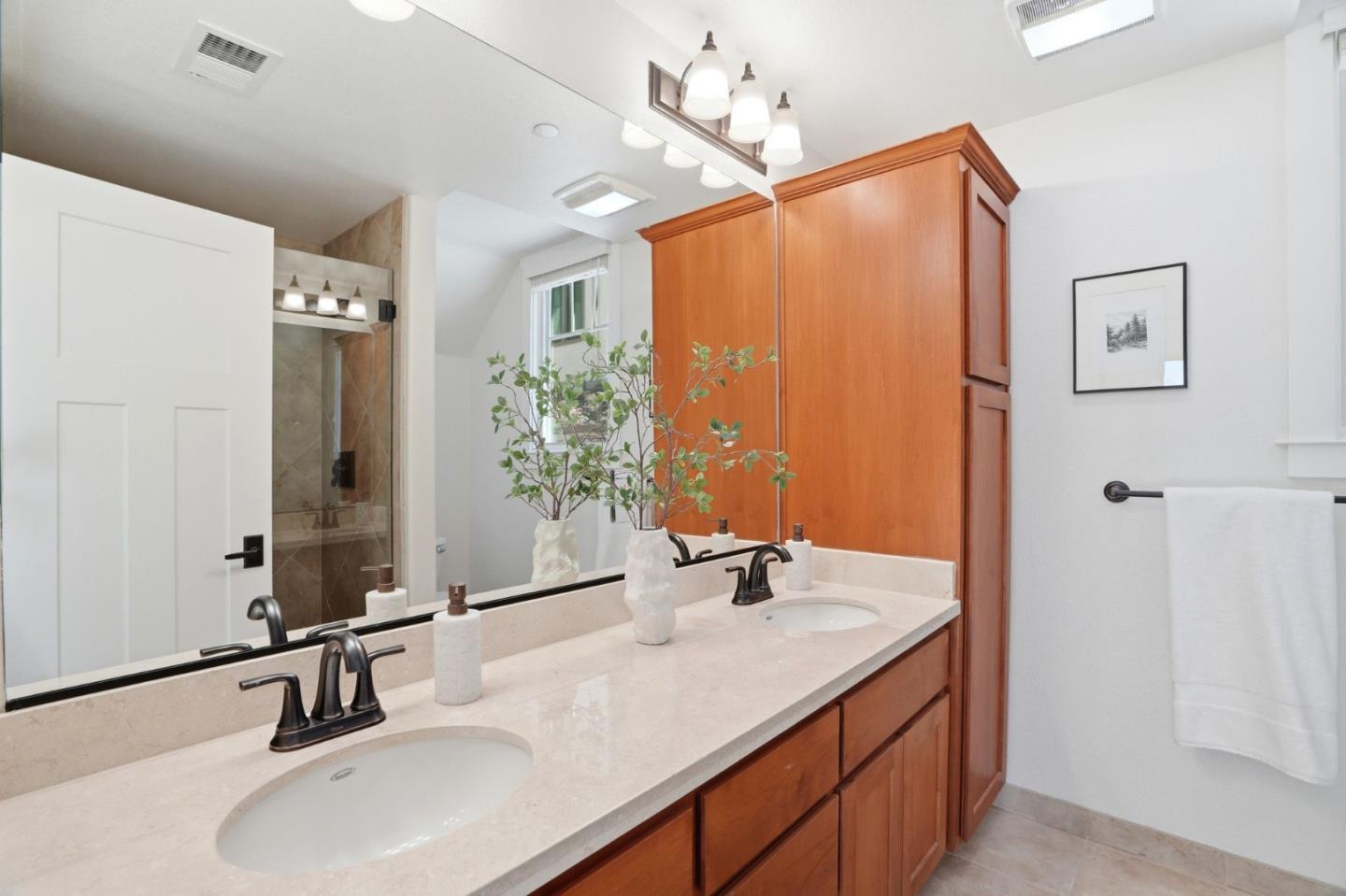 7201 Mockingbird PL