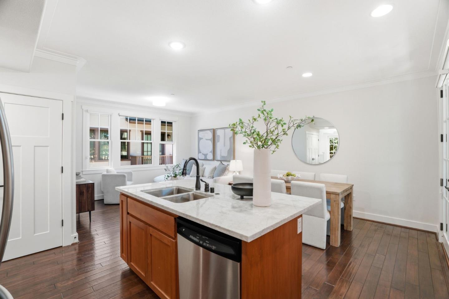 7201 Mockingbird PL