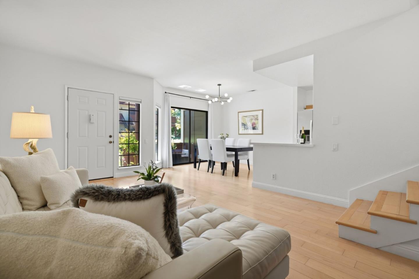 473 Costa Mesa TER C