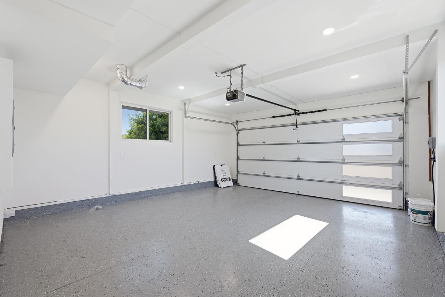 2422 Adonis WAY