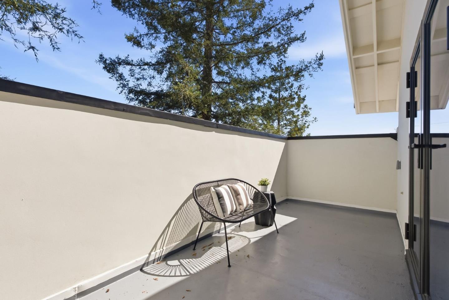 2422 Adonis WAY