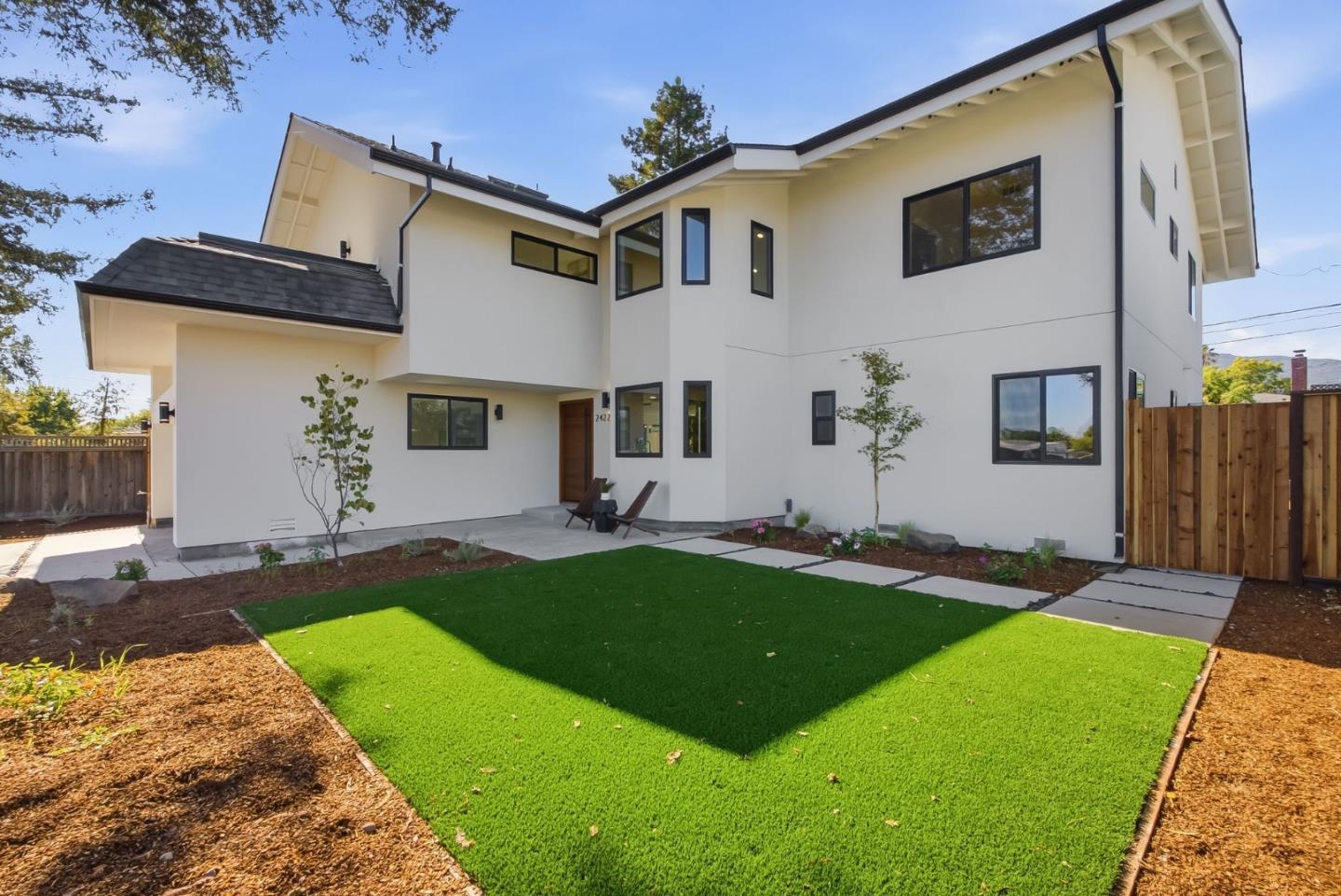 2422 Adonis WAY
