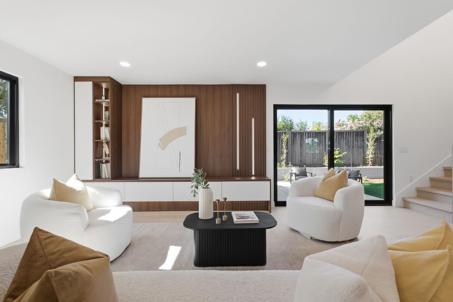 2422 Adonis WAY