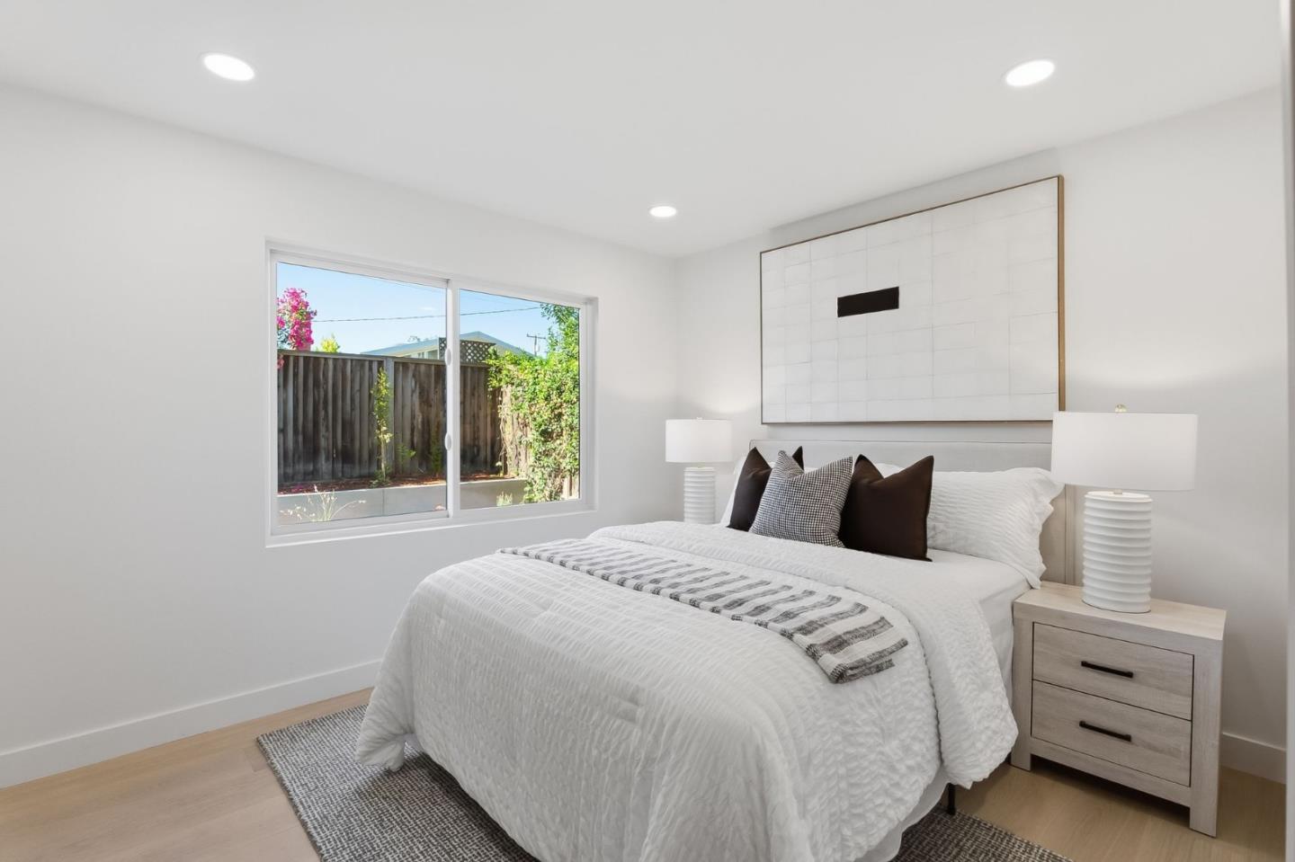 2422 Adonis WAY