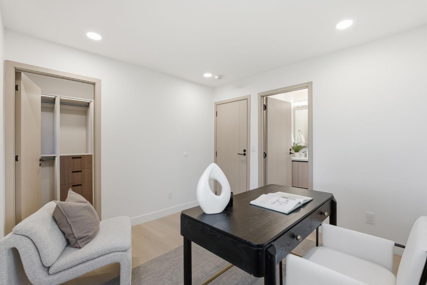 2422 Adonis WAY