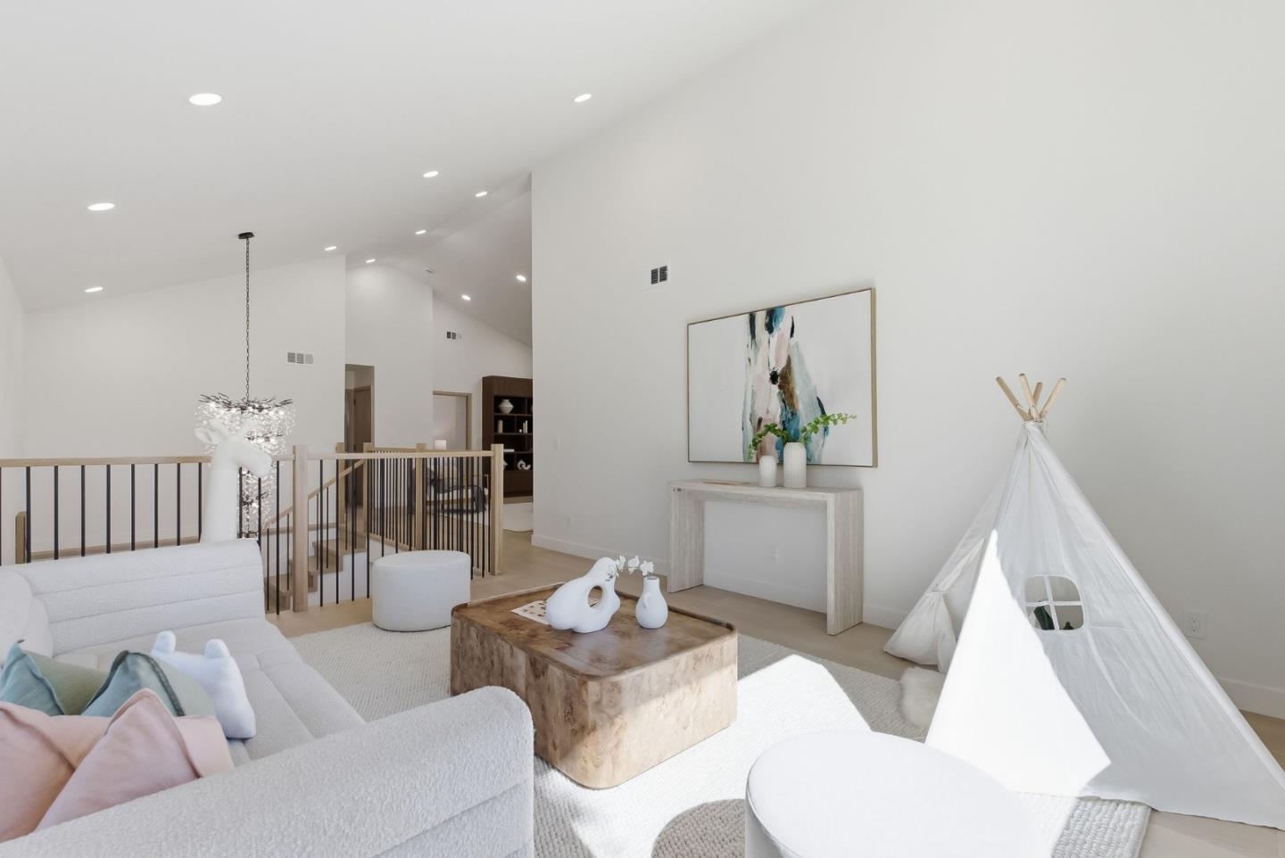 2422 Adonis WAY
