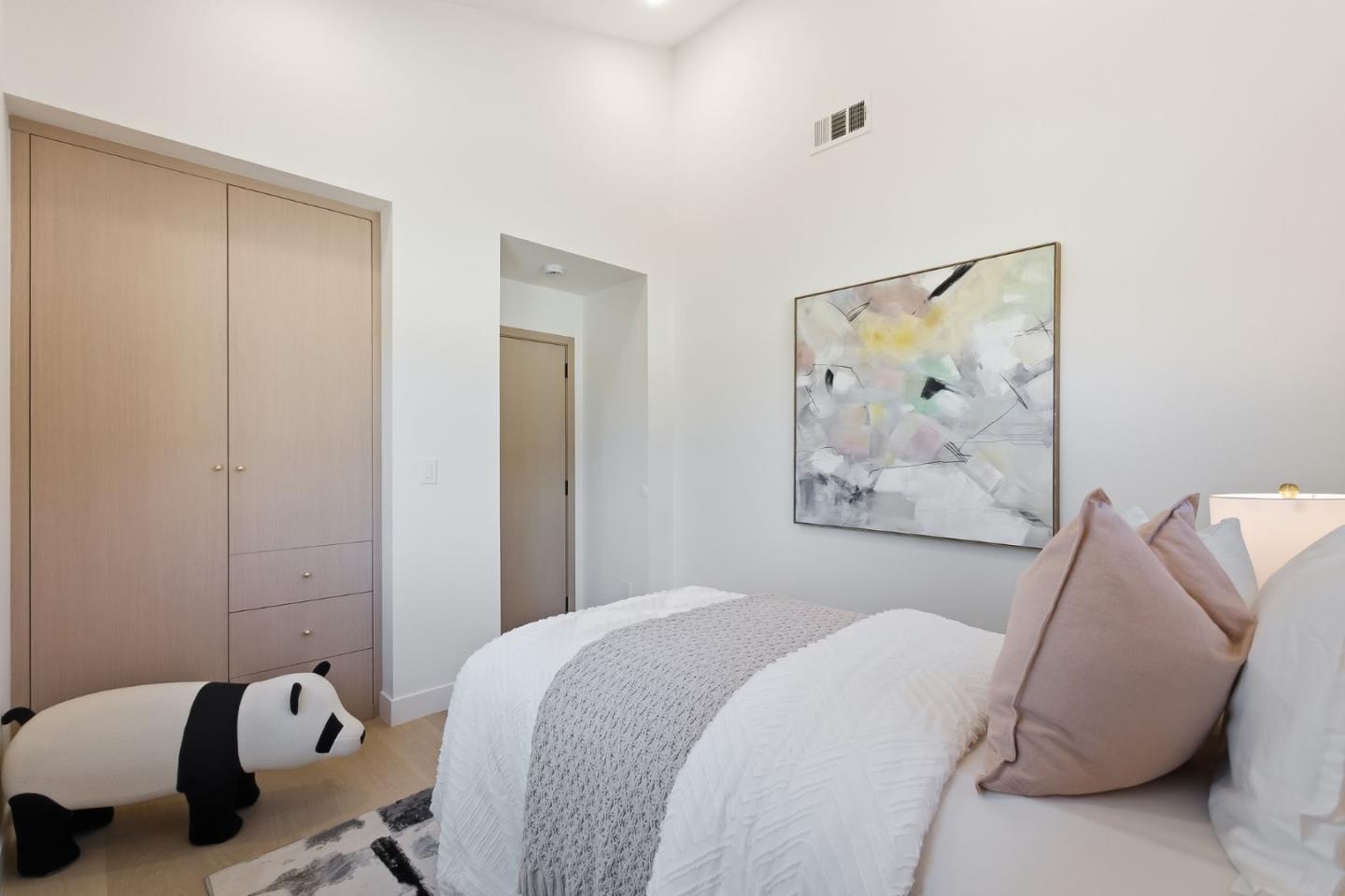 2422 Adonis WAY