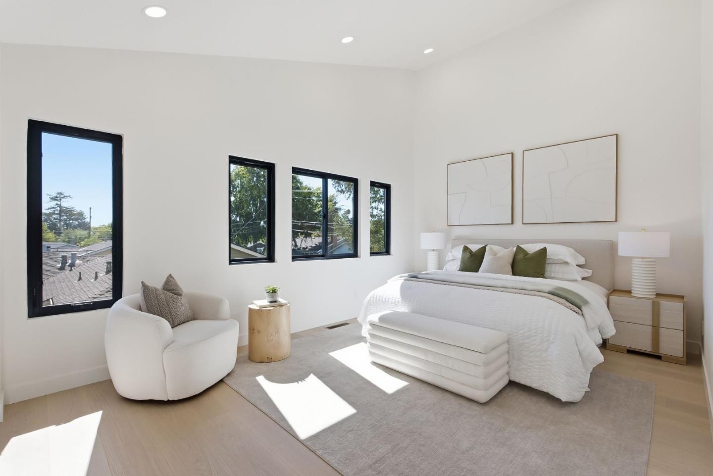 2422 Adonis WAY