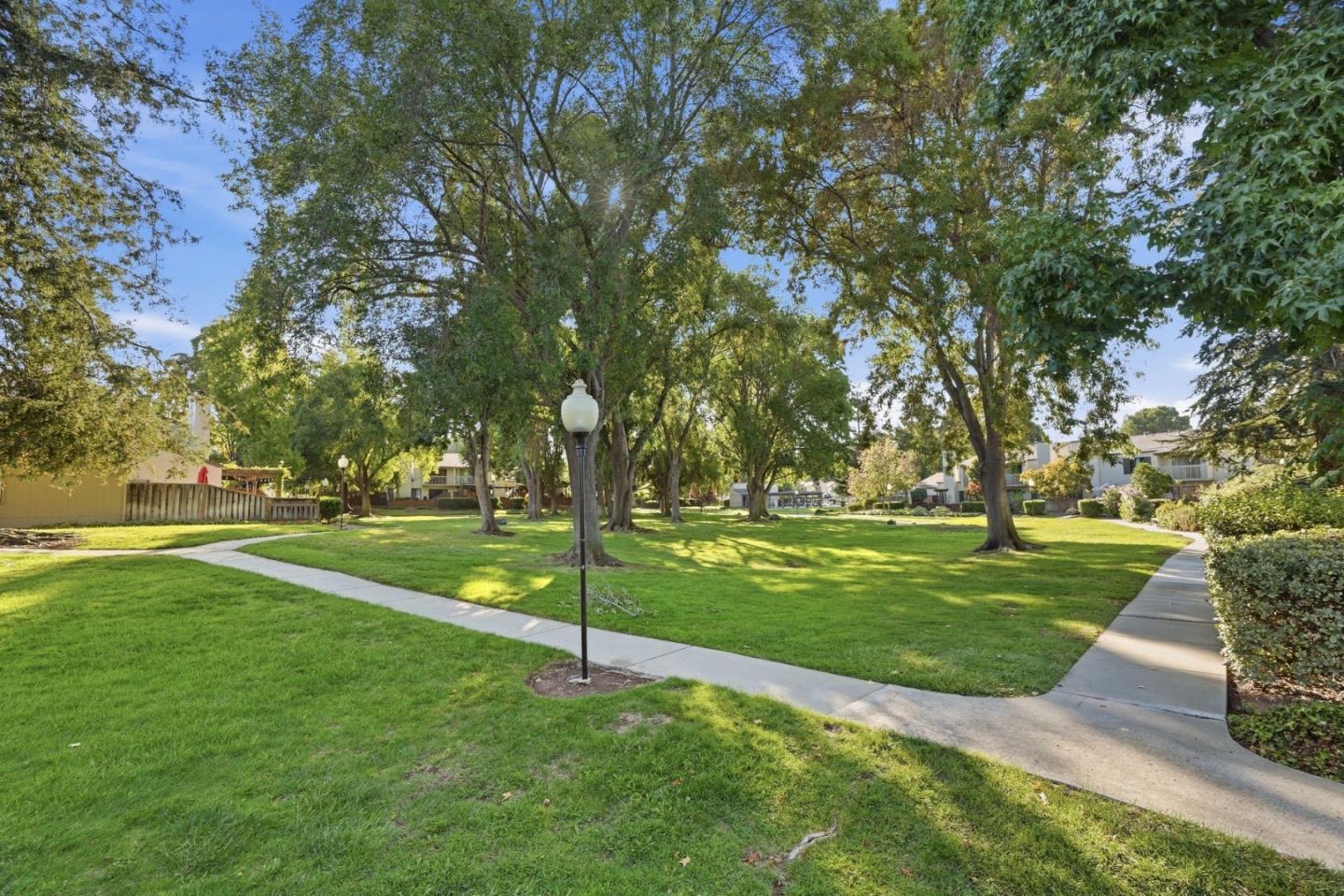 6640 Bunker Hill CT
