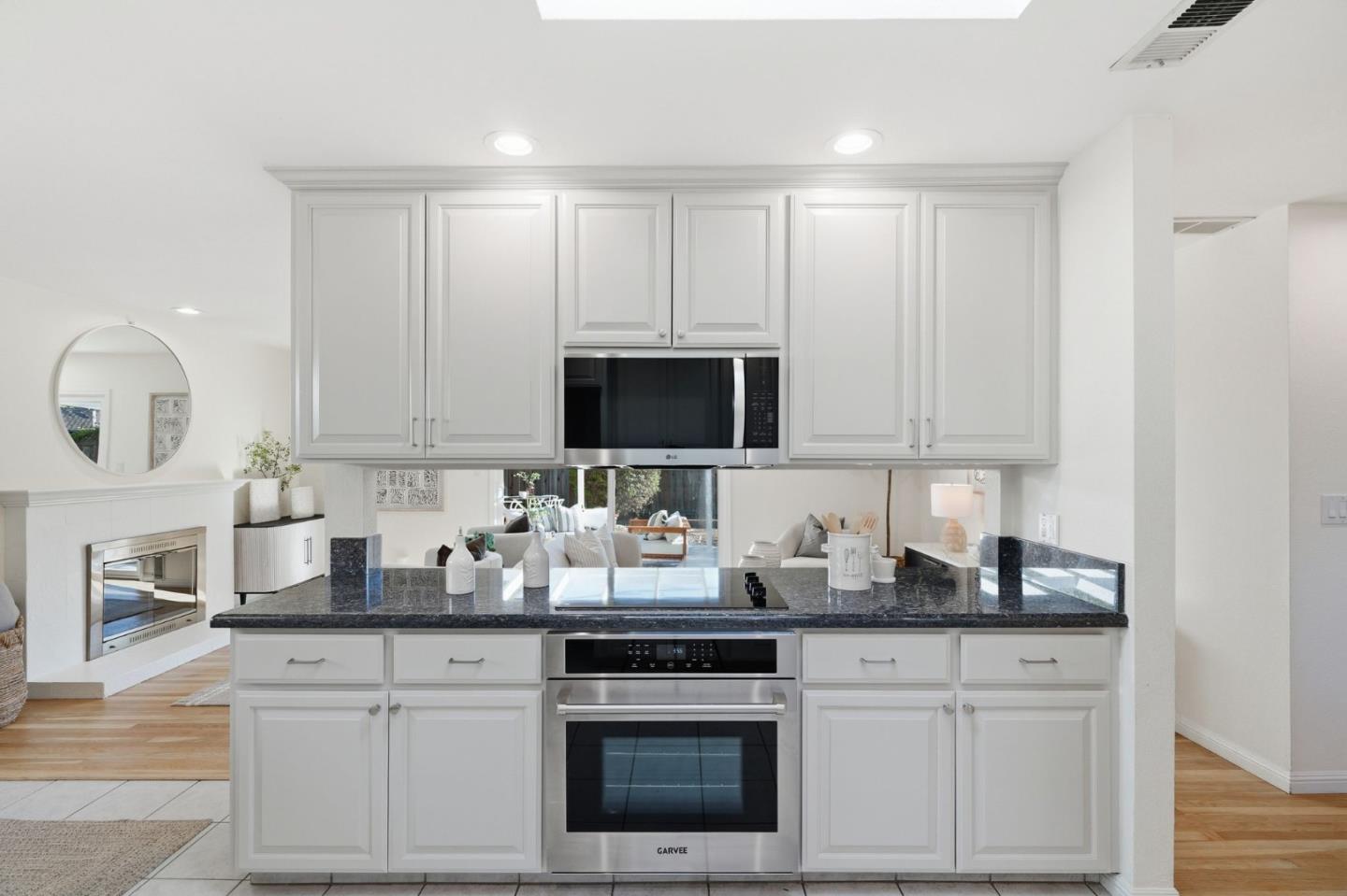 1470 Hauck DR