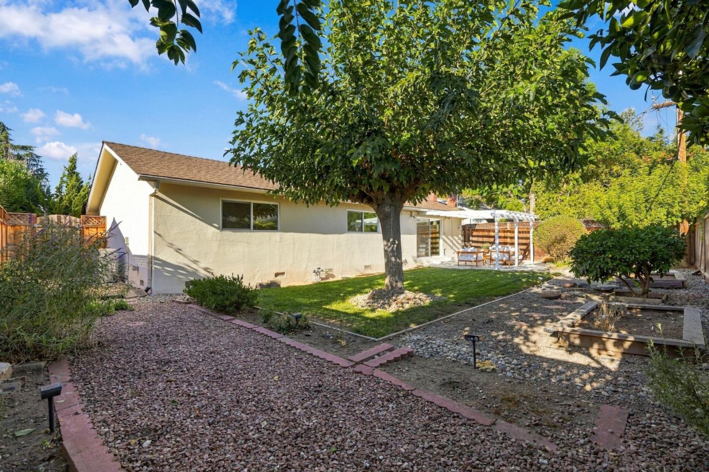 1470 Hauck DR