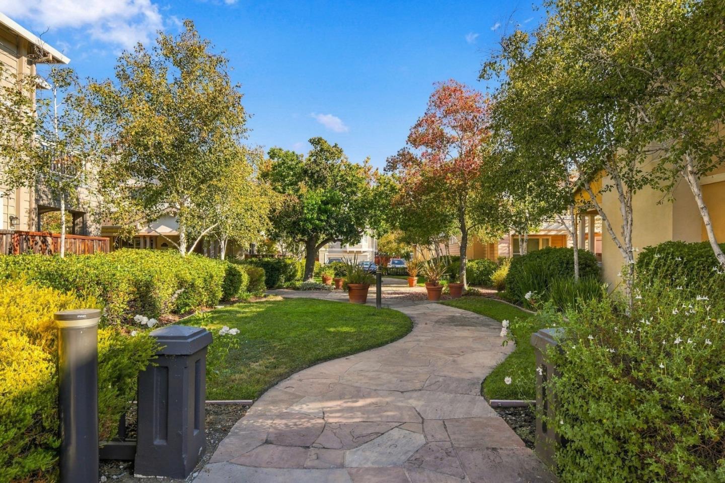 540 Minton LN