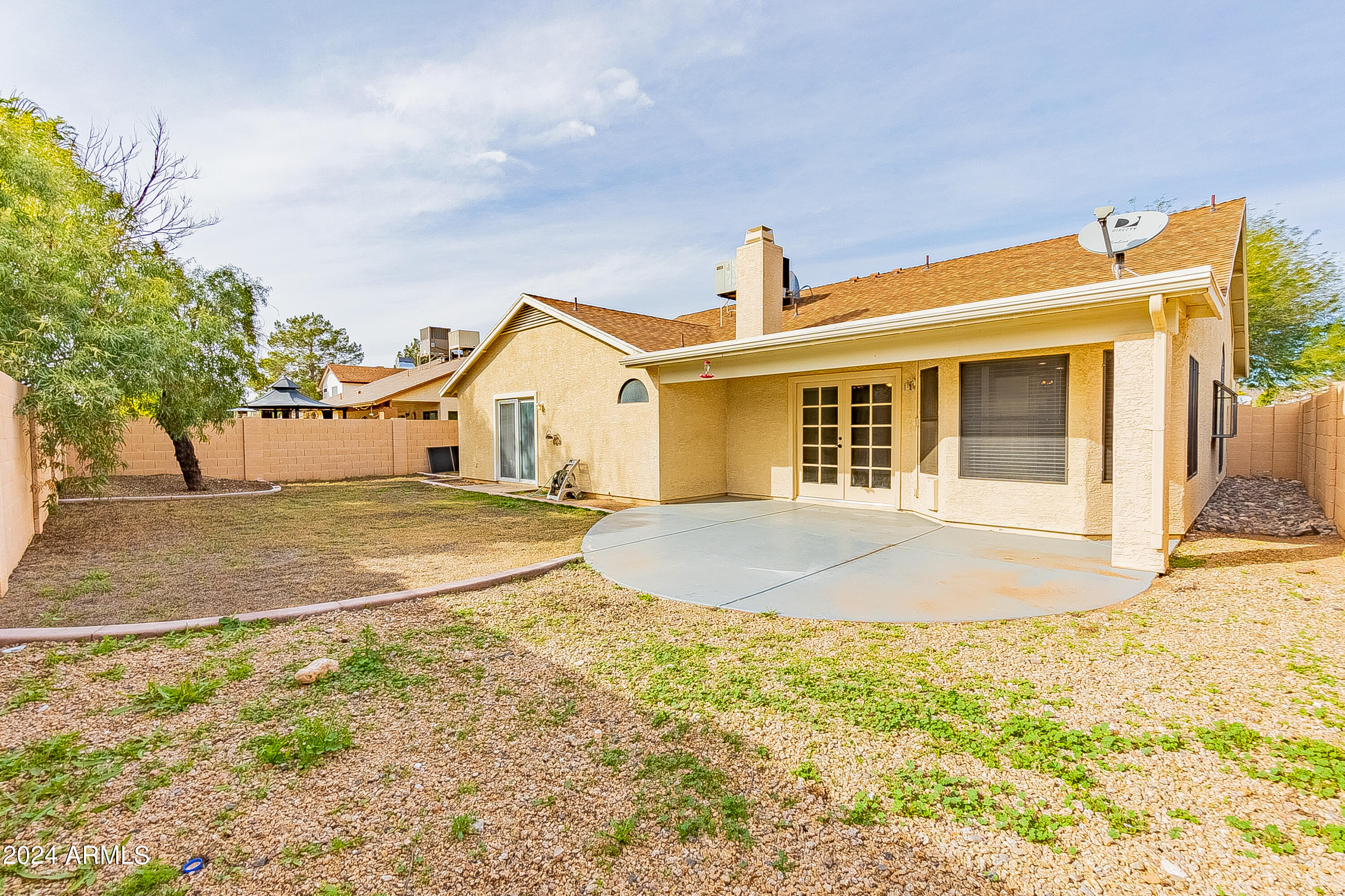 3913 W CALLE LEJOS