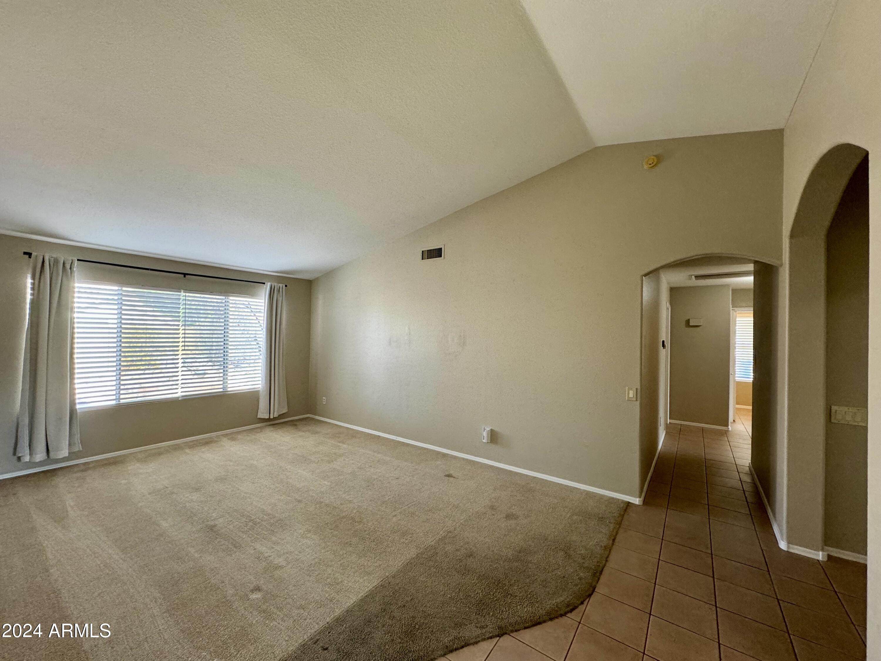 3228 N PINNULE
