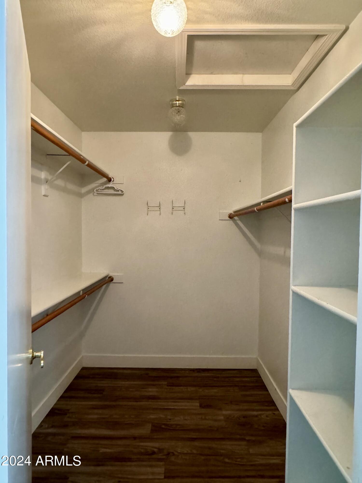 3228 N PINNULE