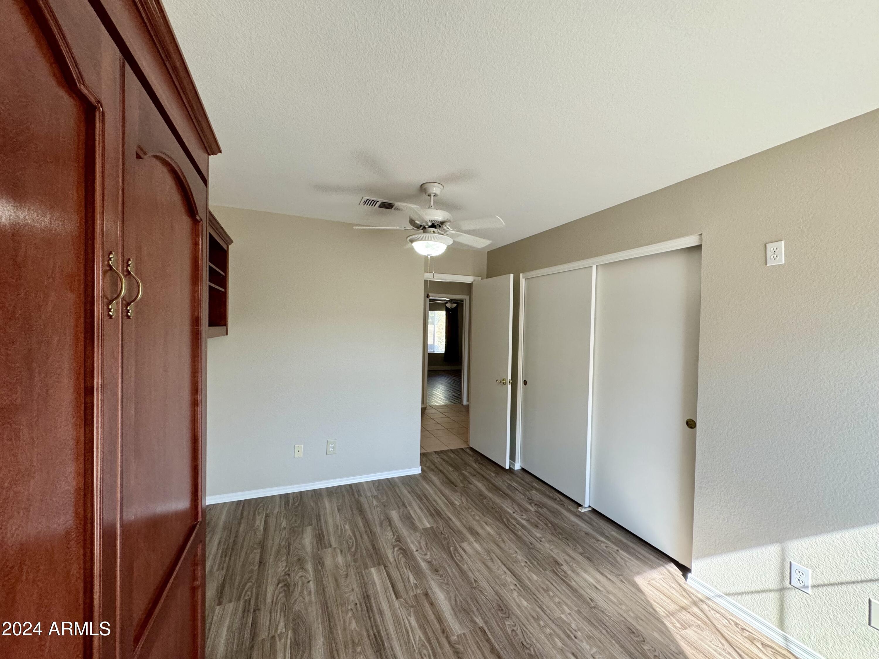 3228 N PINNULE