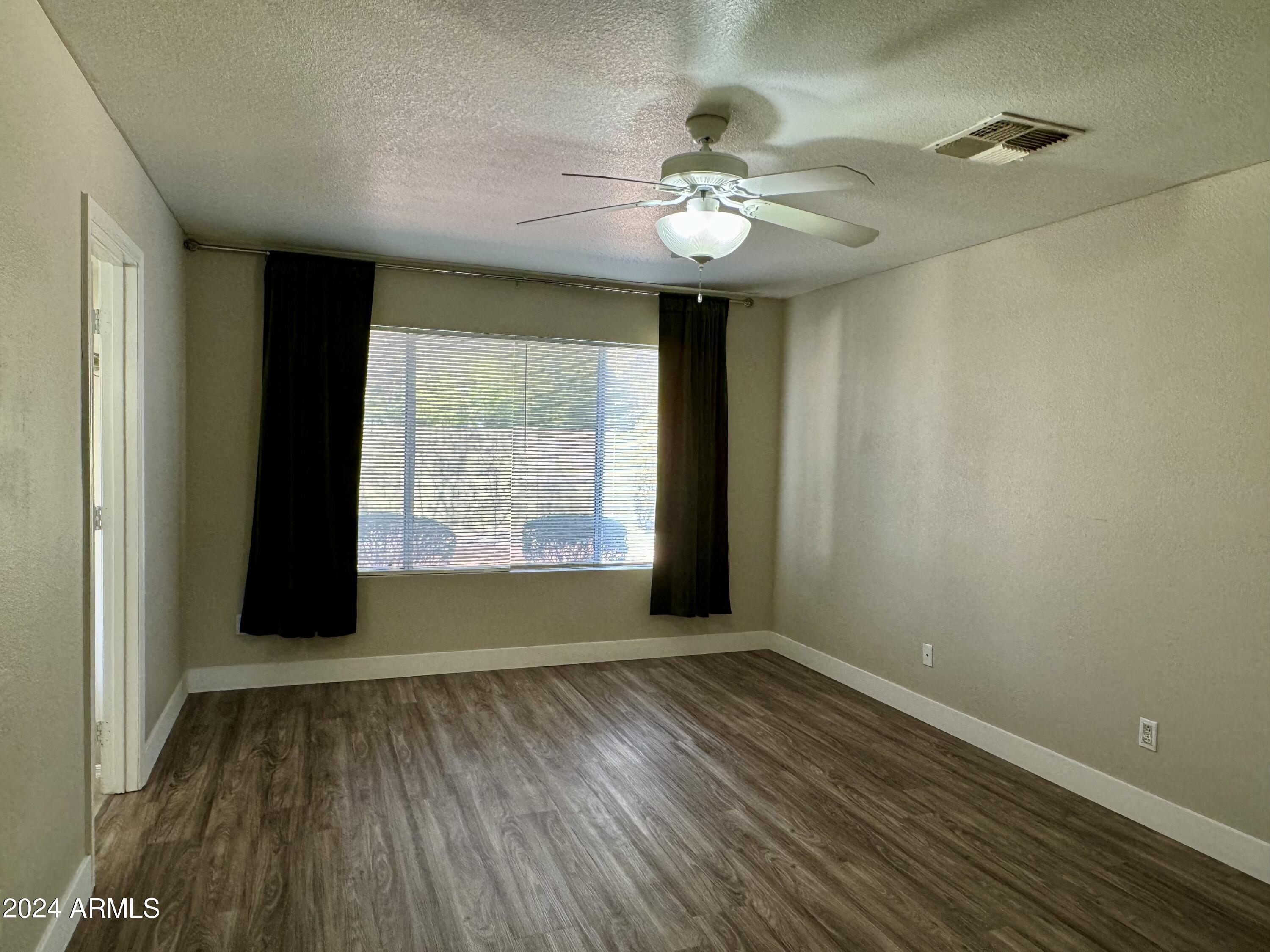 3228 N PINNULE