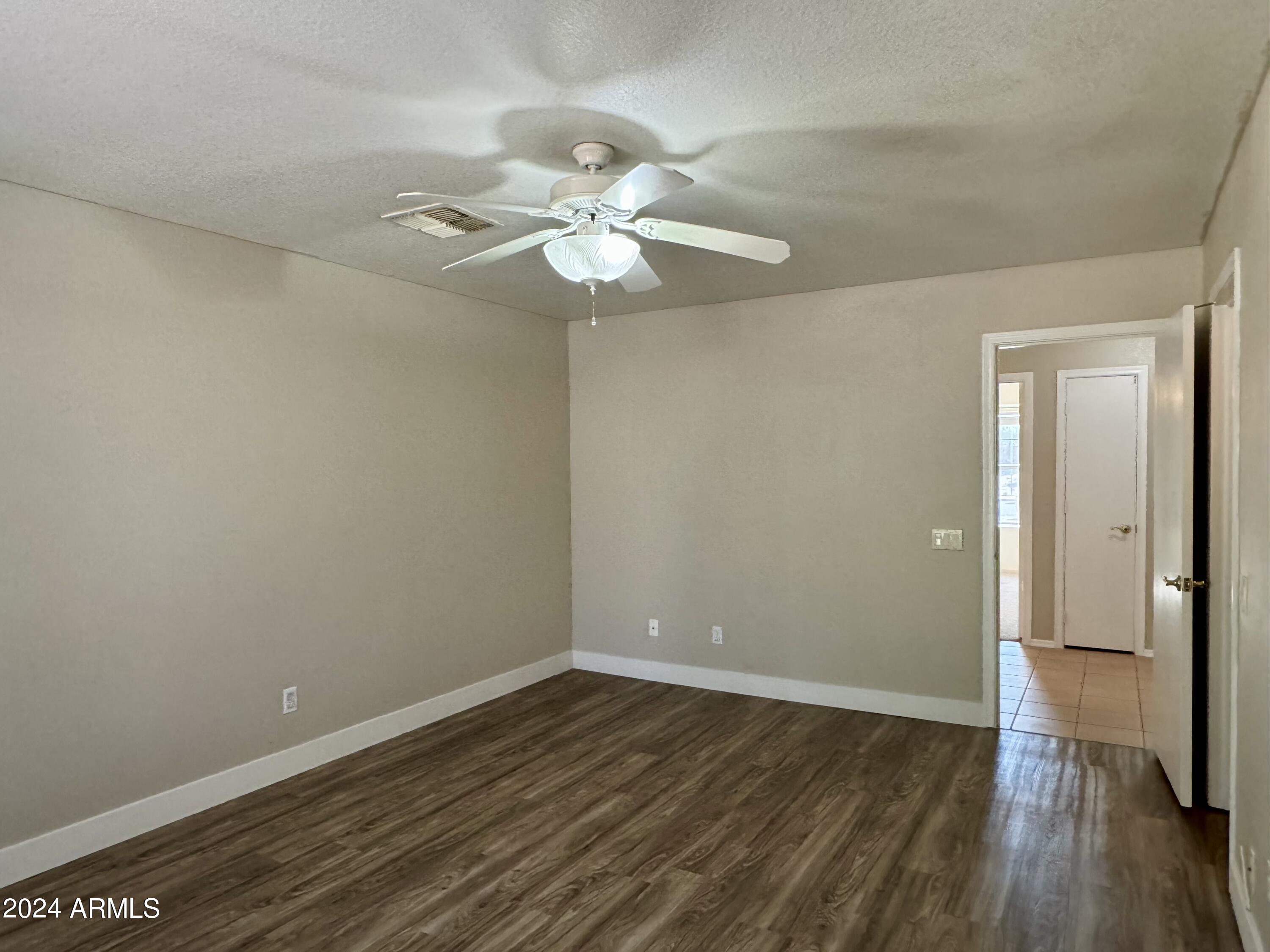 3228 N PINNULE
