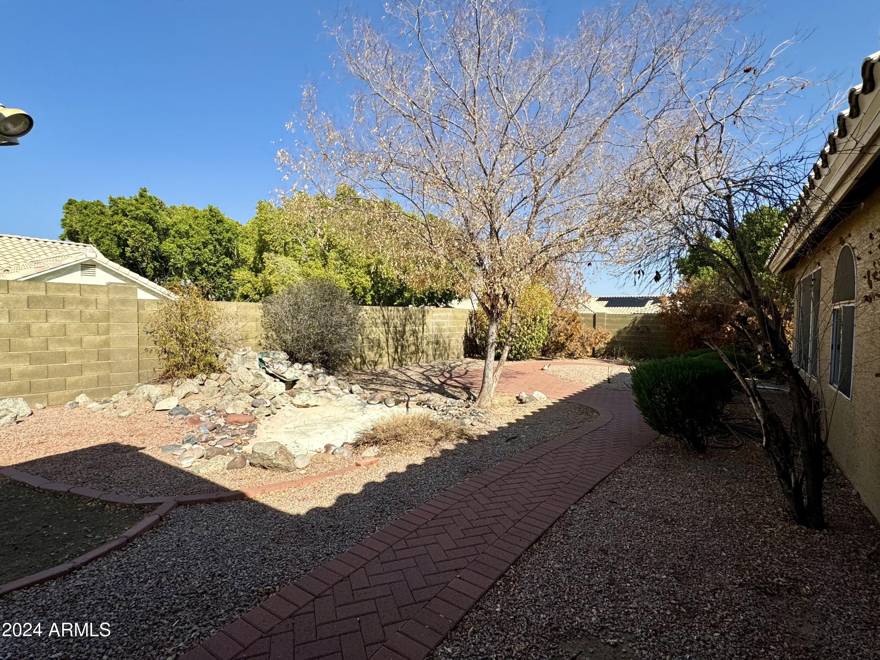3228 N PINNULE