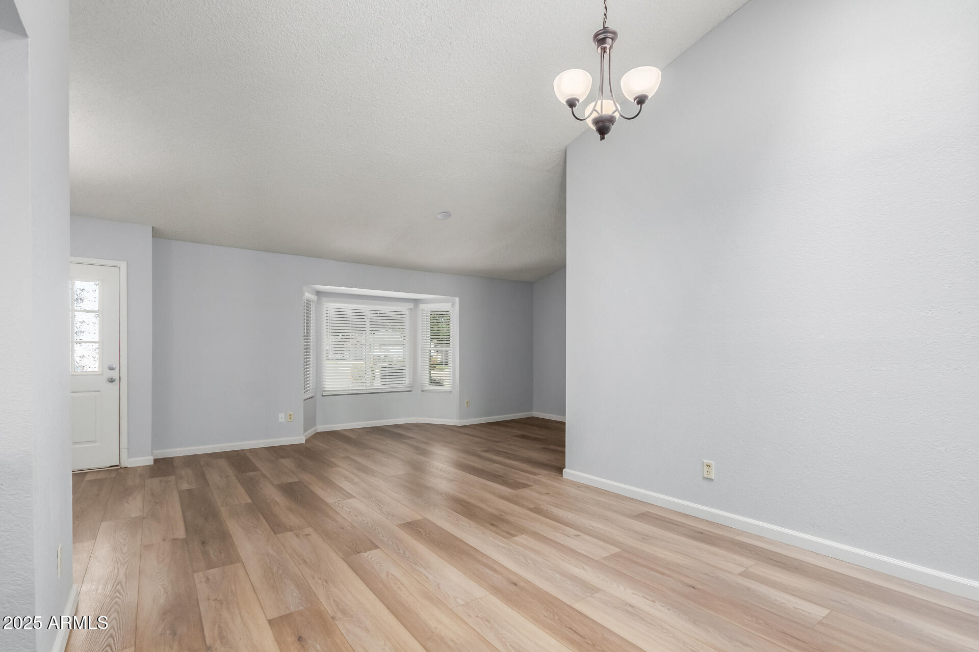 6413 W MONTE CRISTO Avenue