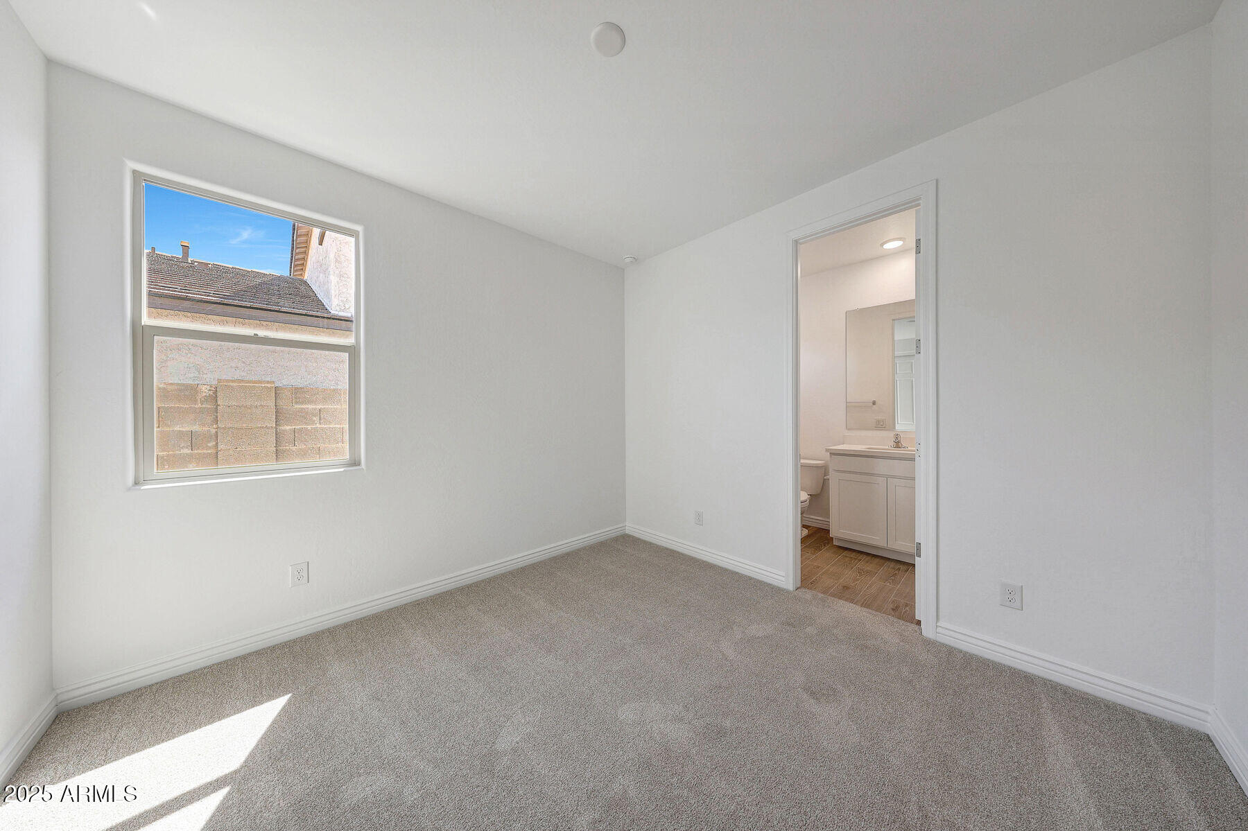 14766 W HONEYSUCKLE Drive