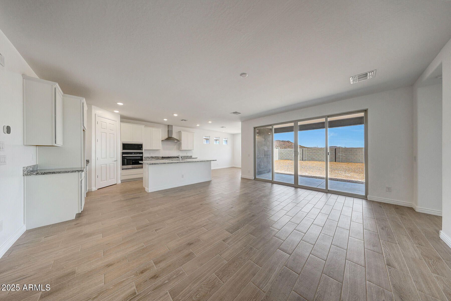 14766 W HONEYSUCKLE Drive