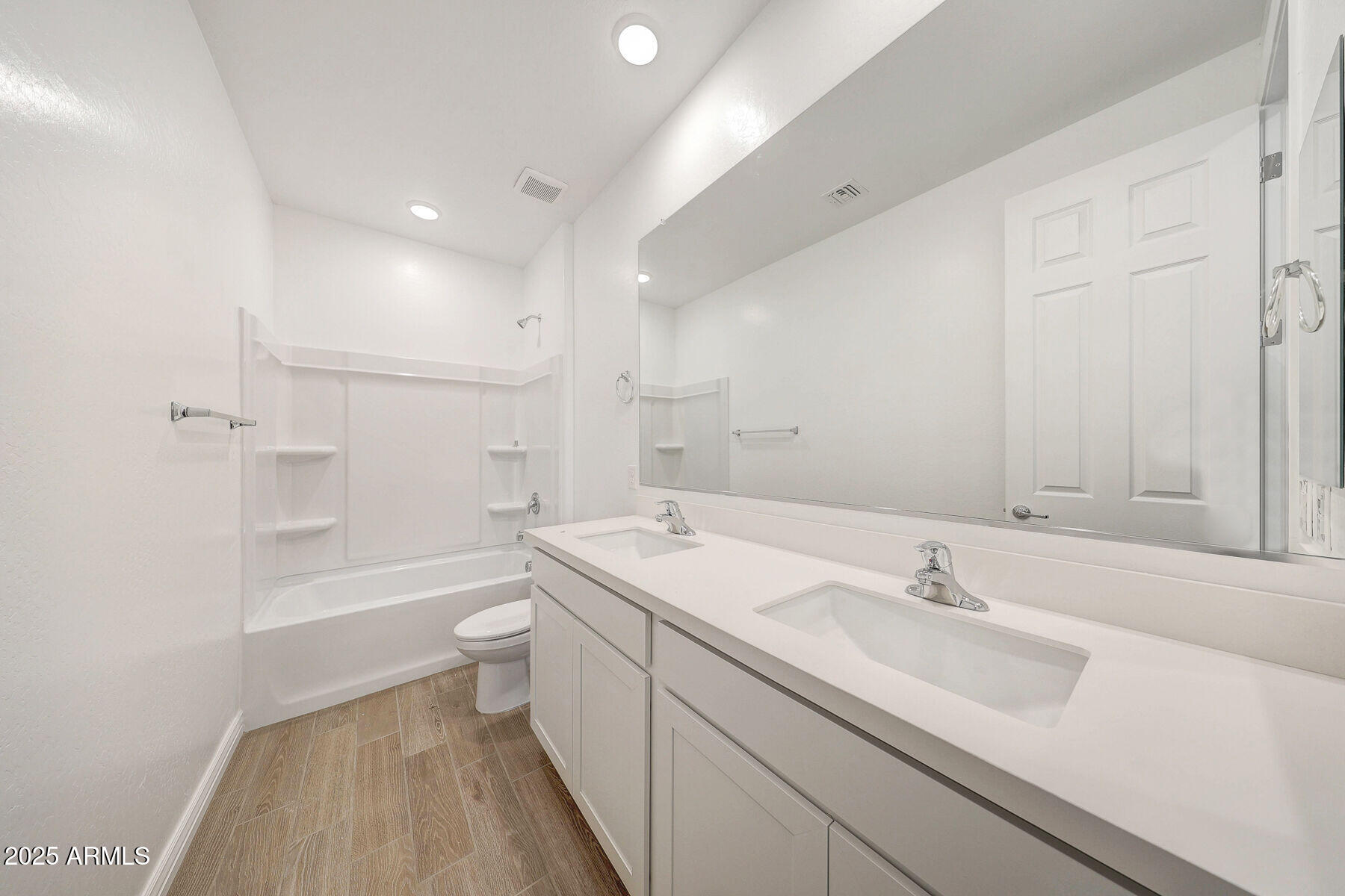 14766 W HONEYSUCKLE Drive