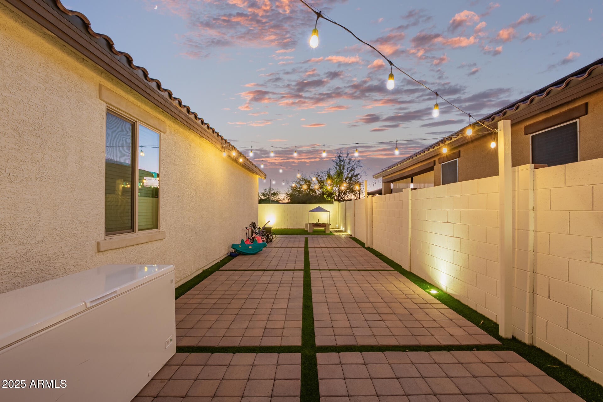 26026 N THORNHILL Drive