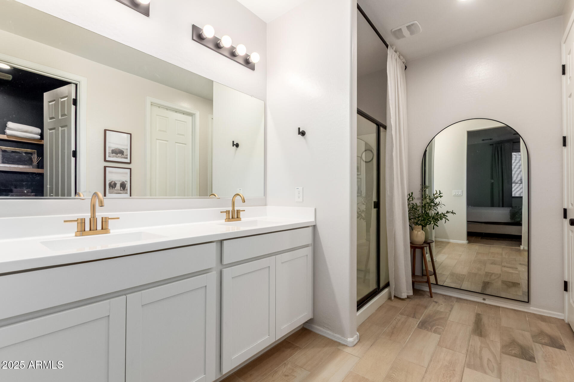 26026 N THORNHILL Drive