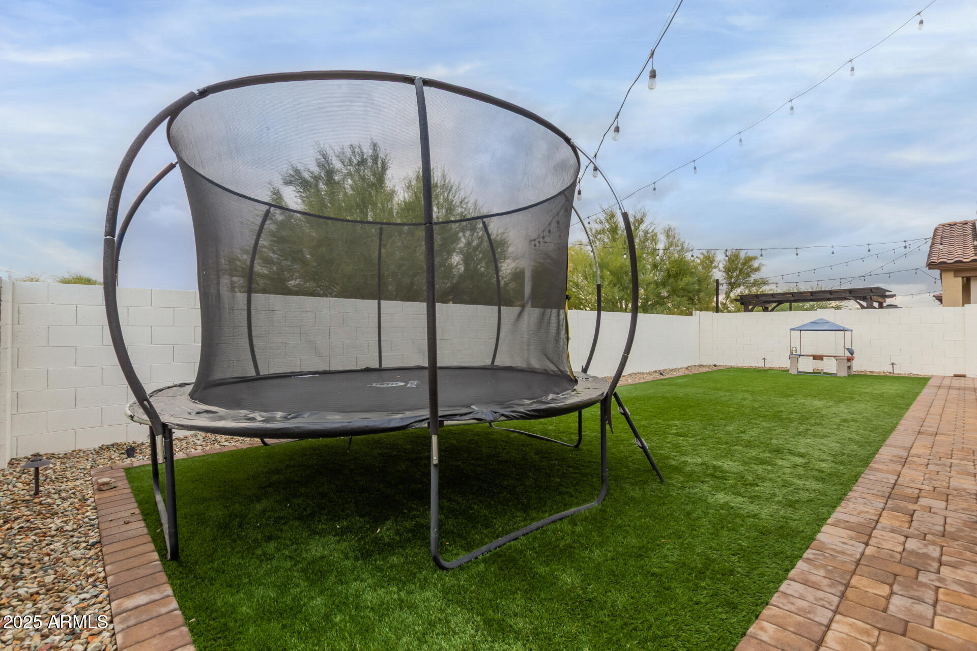 26026 N THORNHILL Drive