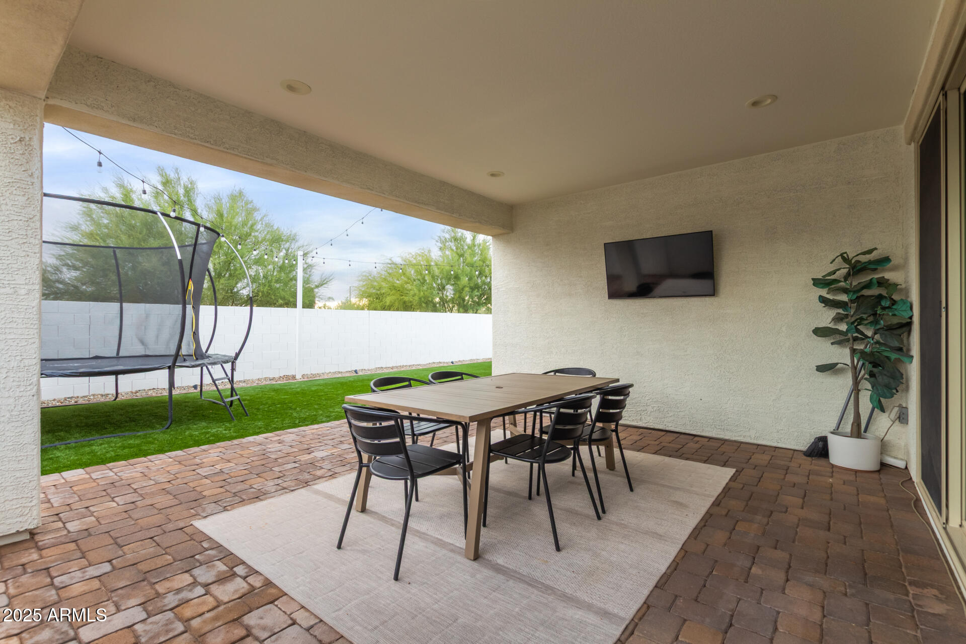 26026 N THORNHILL Drive