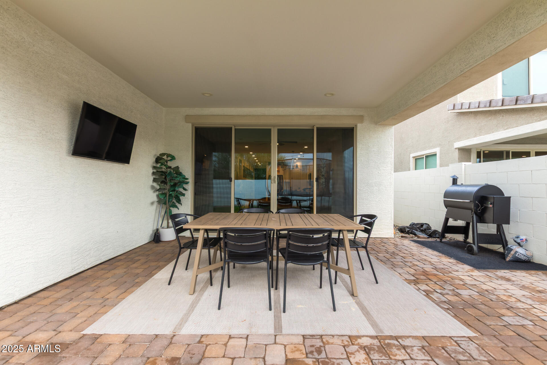 26026 N THORNHILL Drive