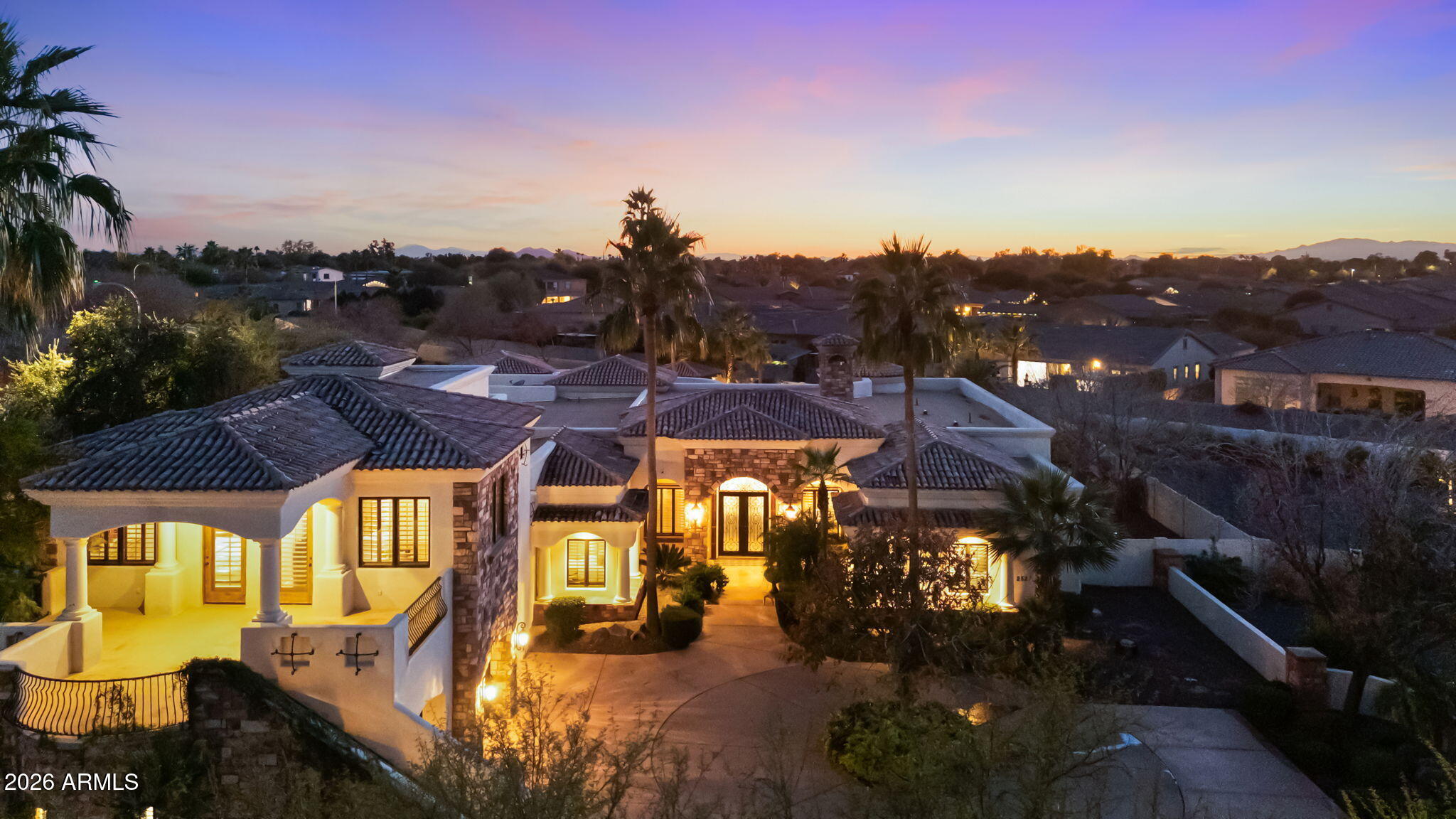 2527 E BEECHNUT Court