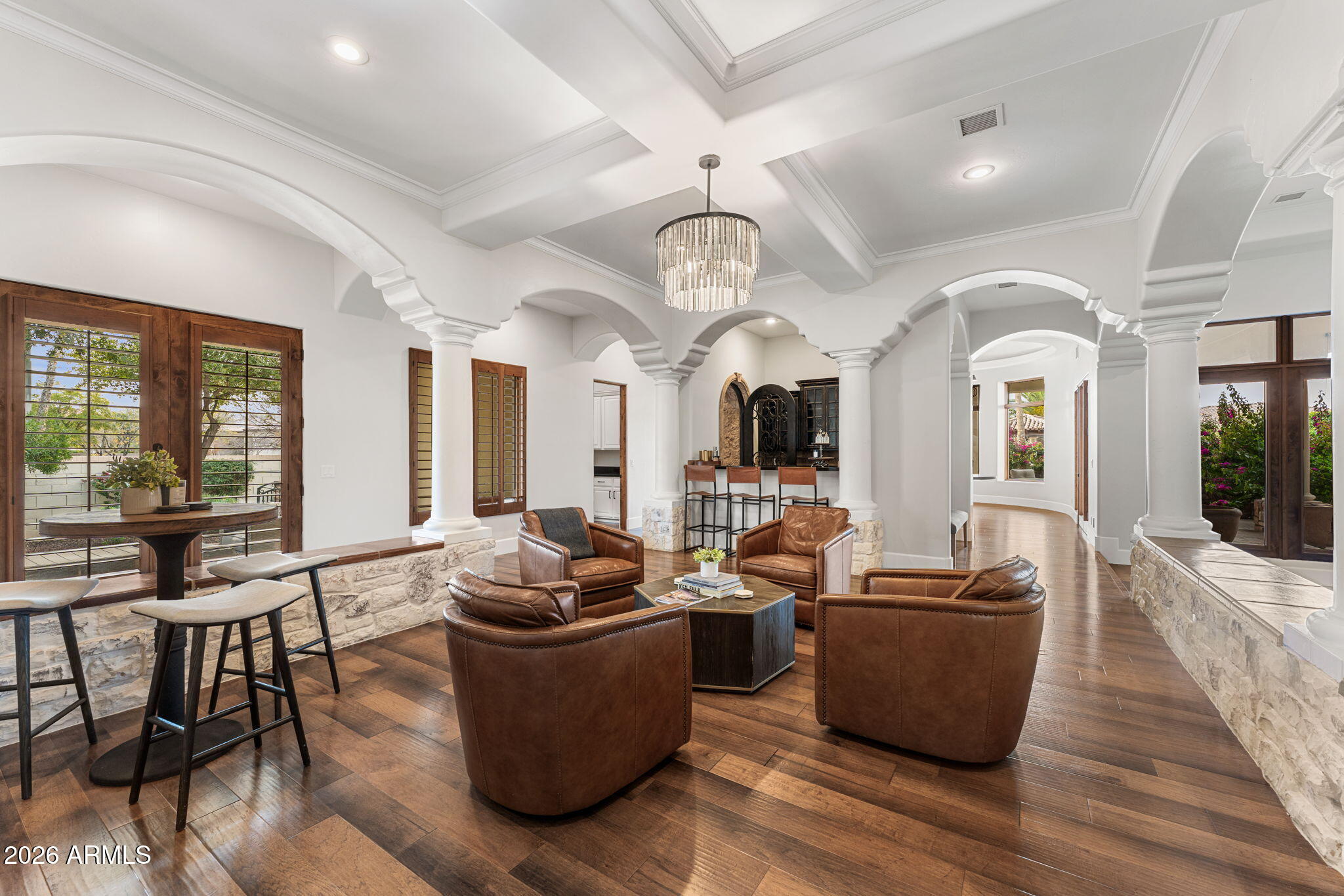 2527 E BEECHNUT Court