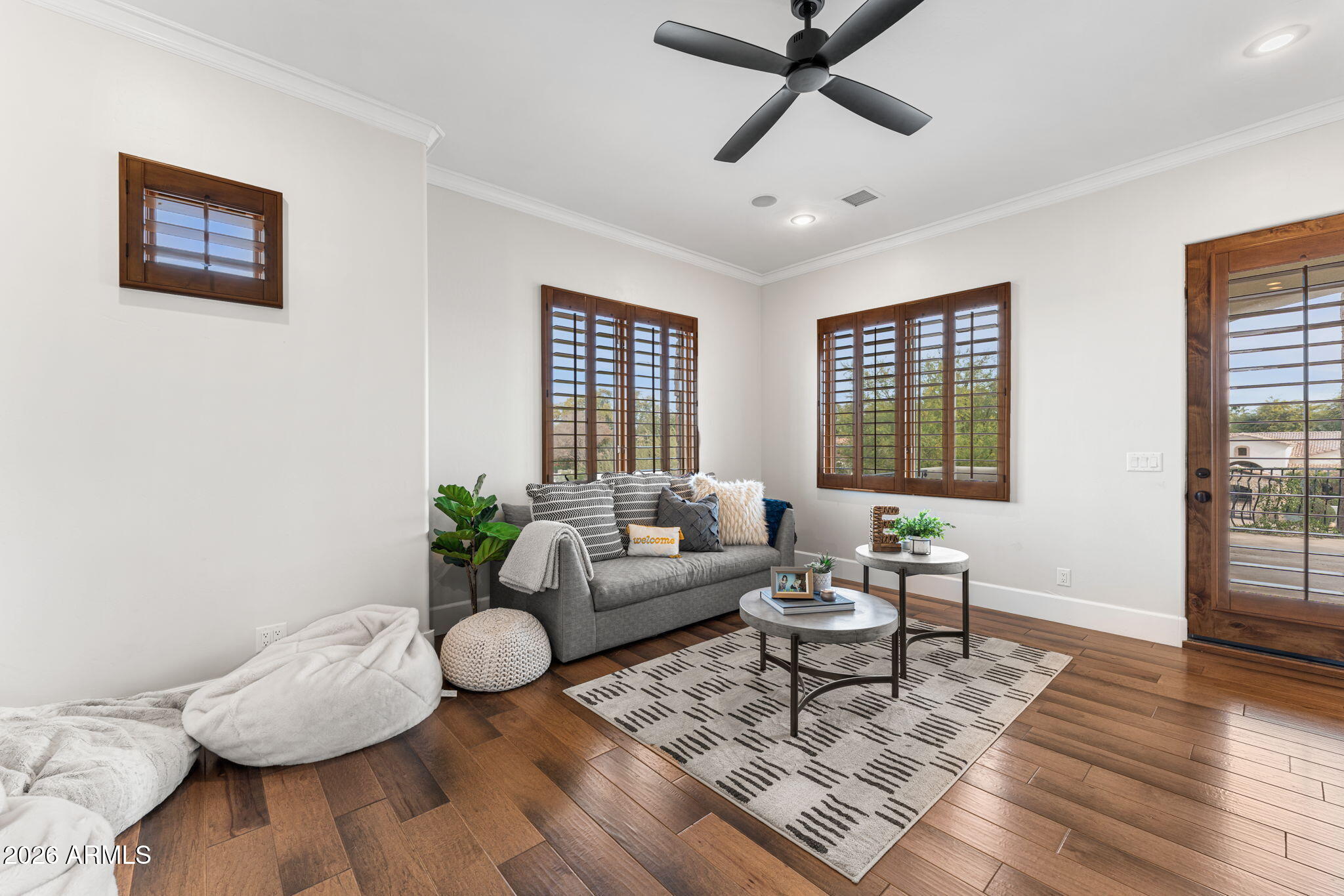 2527 E BEECHNUT Court