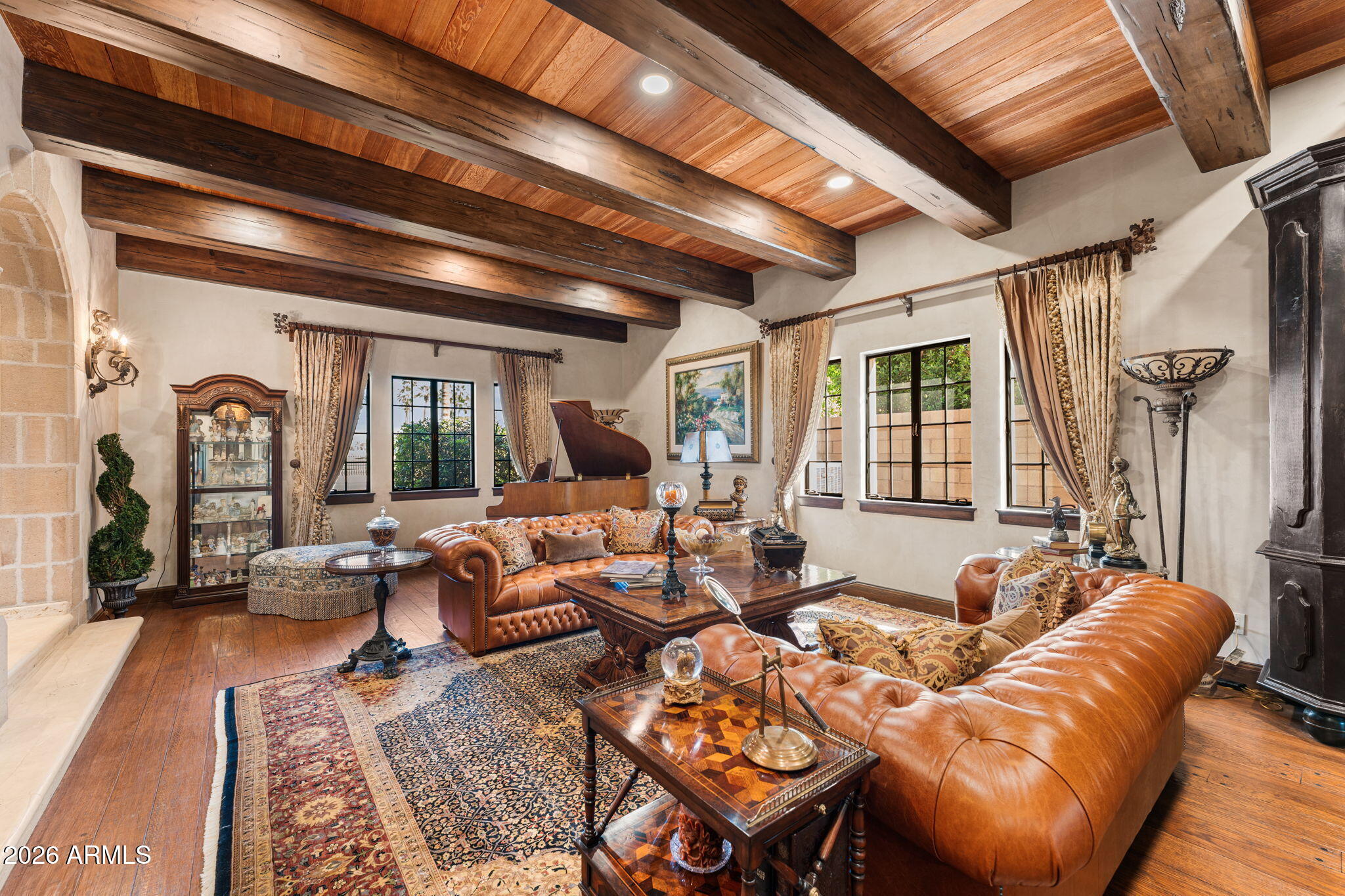 1015 W ENCANTO Boulevard