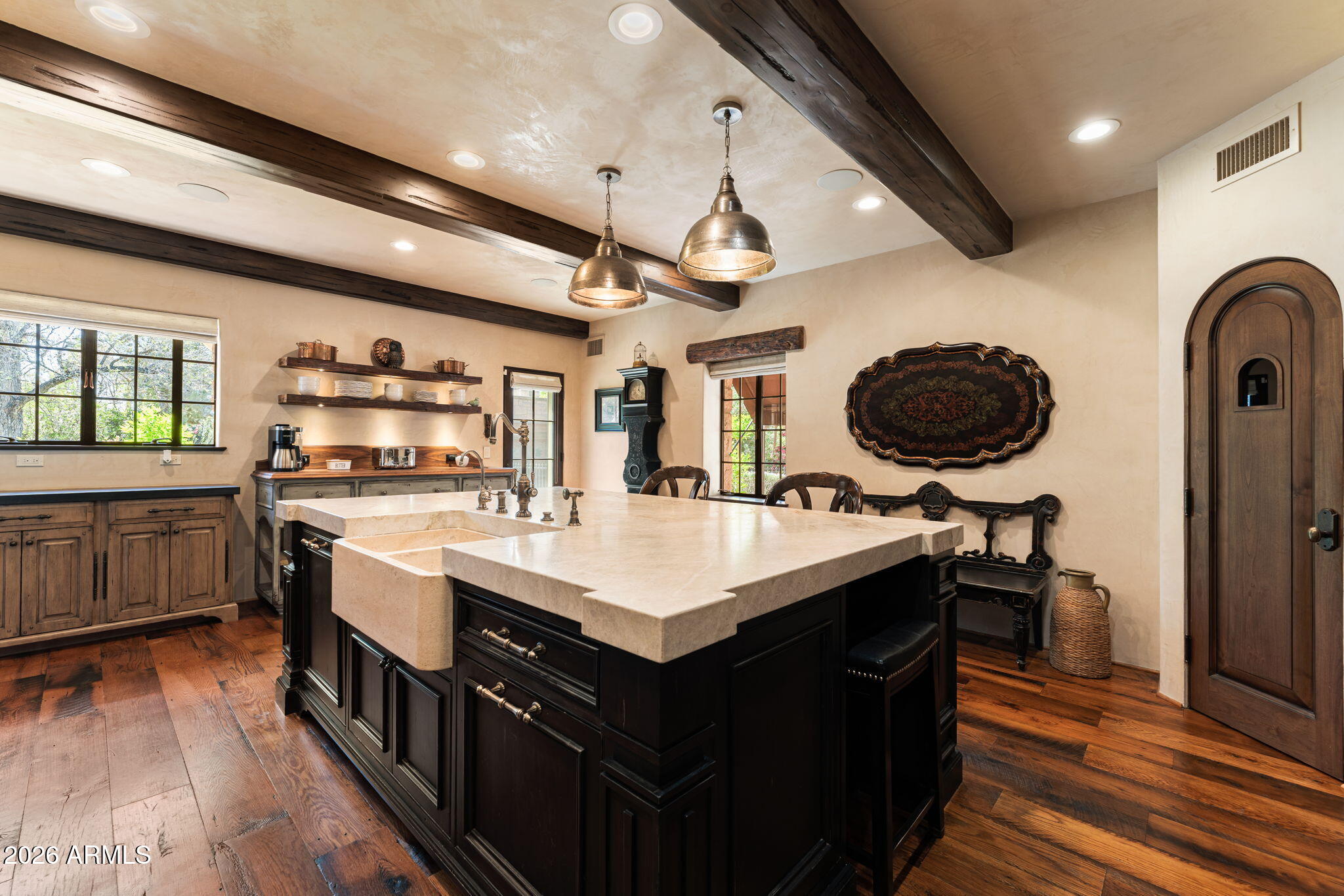 1015 W ENCANTO Boulevard