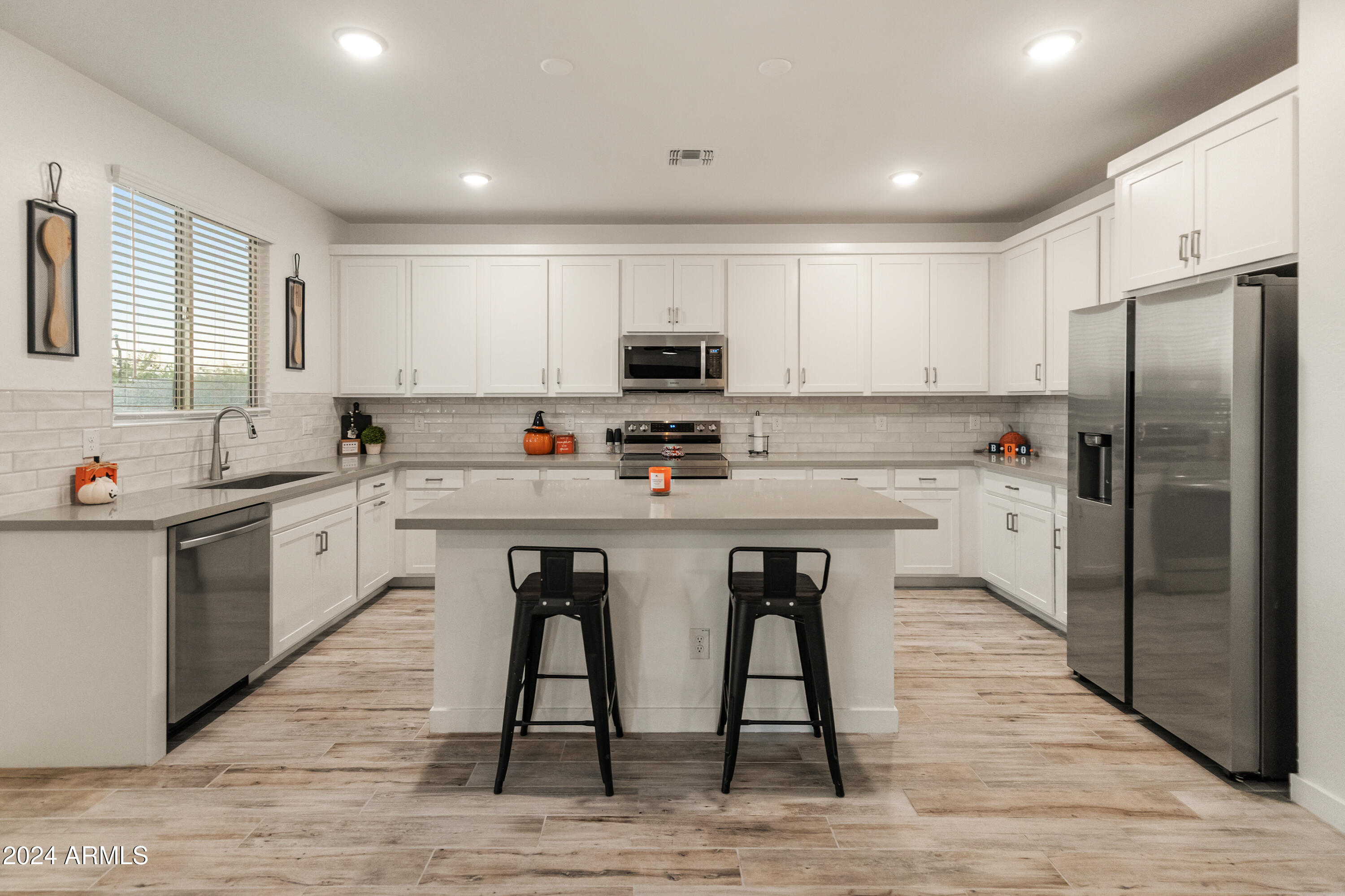 16848 W ALICE Avenue