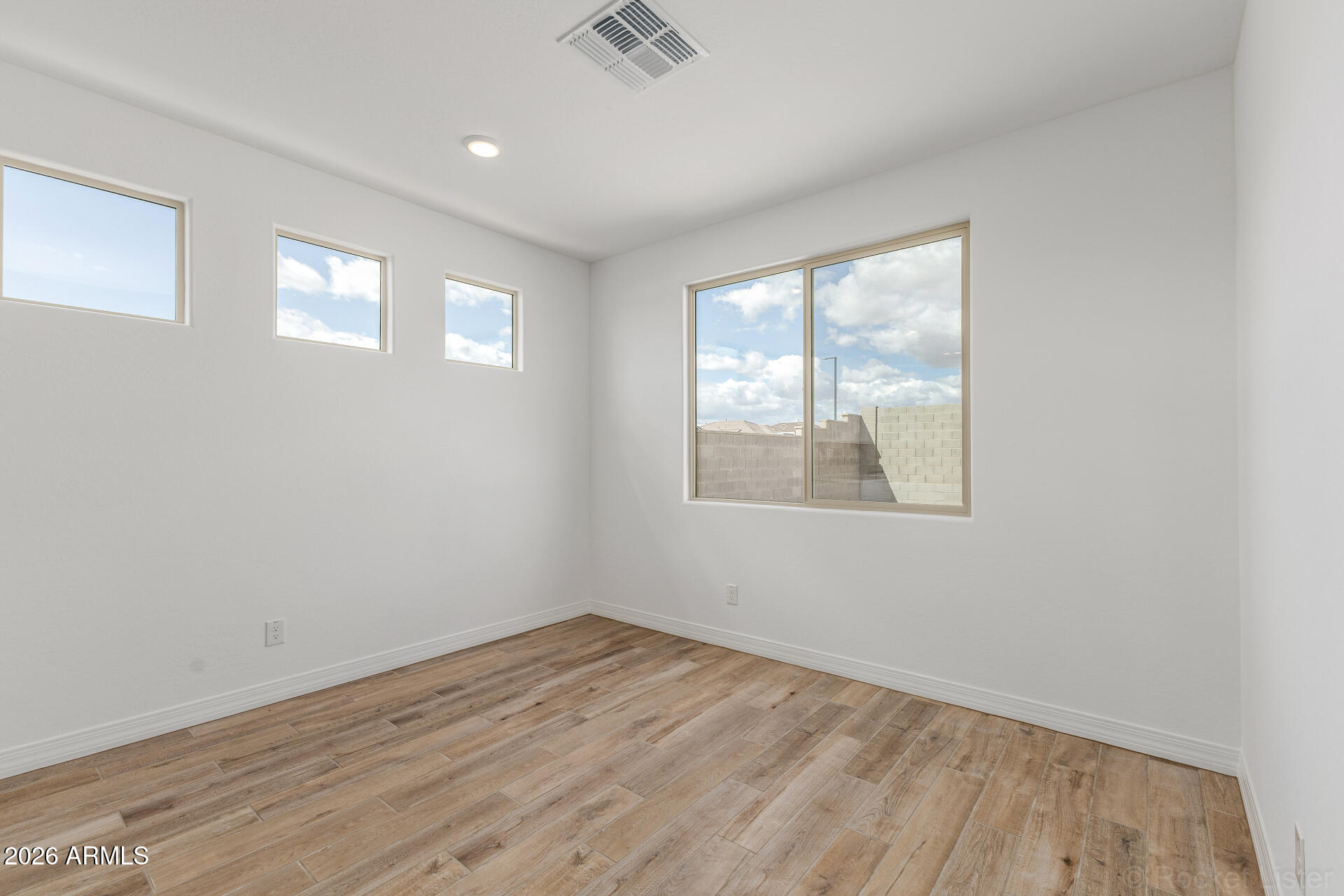 17458 W SAGUARO VISTA Drive