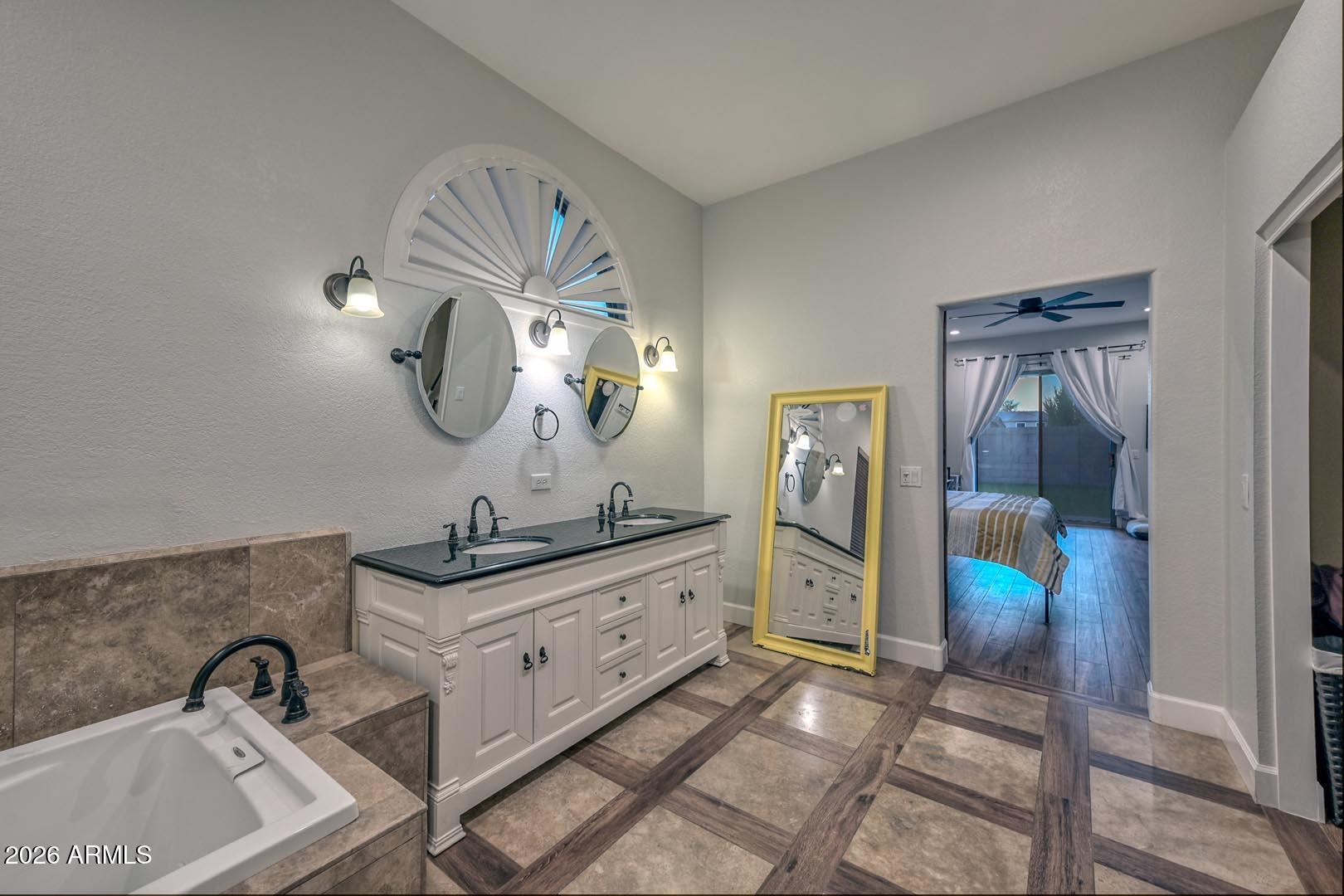 4236 E TETHER Trail
